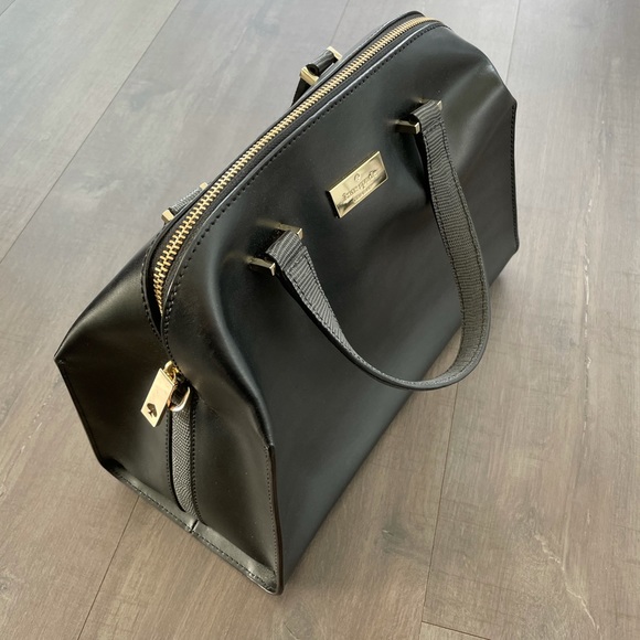 Kate Spade medium size leather purse - Picture 3 of 7